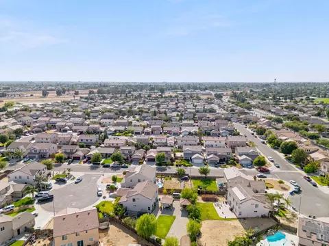 View/Area - 104 Corona Dr, Madera, CA 93638 photo 7 of 12