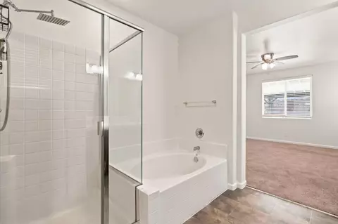 Bath - 104 Corona Dr, Madera, CA 93638 photo 2 of 3
