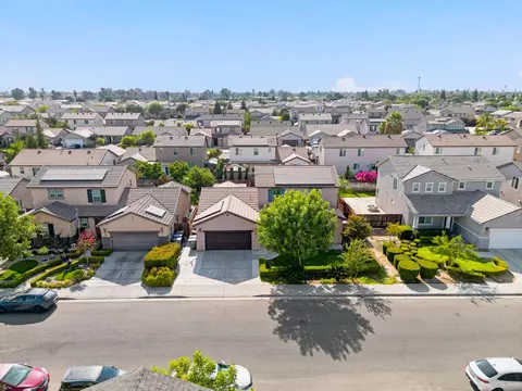 View/Area - 104 Corona Dr, Madera, CA 93638 photo 2 of 12