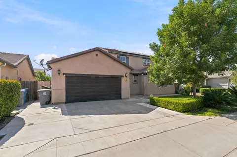 Exterior - 104 Corona Dr, Madera, CA 93638 photo 2 of 8