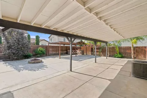 Exterior - 104 Corona Dr, Madera, CA 93638 photo 3 of 8