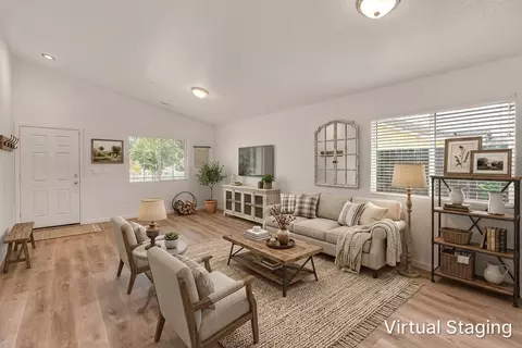 Living - 362 Rh Dr, Merced, CA 95341 photo 2 of 3