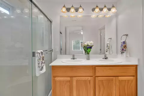 Bath - 362 Rh Dr, Merced, CA 95341 photo 1 of 2