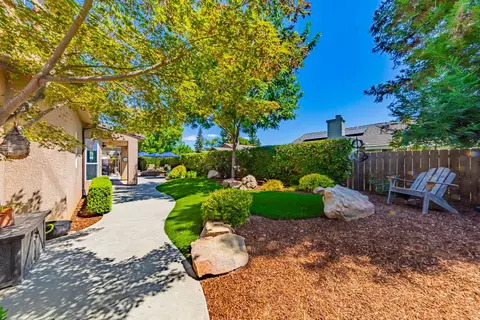 Exterior - 1283 Coventry Ave, Clovis, CA 93611 photo 18 of 20