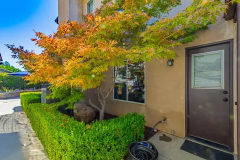 Exterior - 1283 Coventry Ave, Clovis, CA 93611 photo 11 of 20