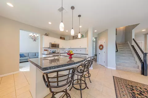 Kitchen - 1283 Coventry Ave, Clovis, CA 93611 photo 6 of 9