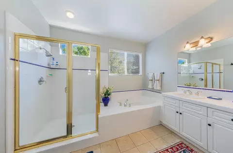 Bath - 1283 Coventry Ave, Clovis, CA 93611 photo 6 of 7
