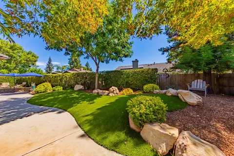 Exterior - 1283 Coventry Ave, Clovis, CA 93611 photo 16 of 20