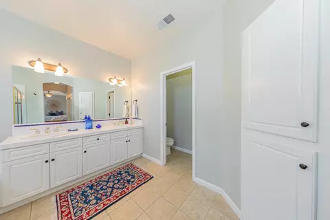 Bath - 1283 Coventry Ave, Clovis, CA 93611 photo 4 of 7