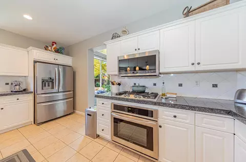 Kitchen - 1283 Coventry Ave, Clovis, CA 93611 photo 3 of 9