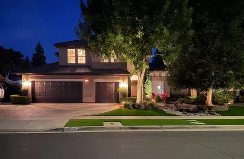 Exterior - 1283 Coventry Ave, Clovis, CA 93611 photo 2 of 20