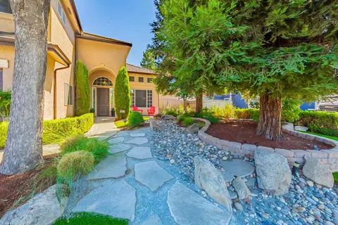 Exterior - 1283 Coventry Ave, Clovis, CA 93611 photo 5 of 20