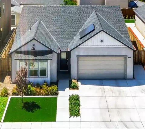 Exterior - 2642 Highland Ave, Clovis, CA 93619 photo 2 of 4
