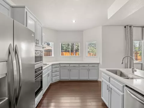 Kitchen - 1897 Goshen Ave, Clovis, CA 93611 photo 4 of 4