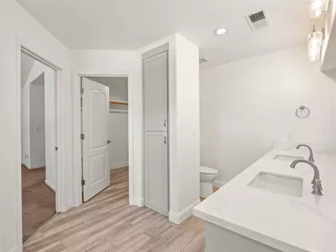 Bath - 1897 Goshen Ave, Clovis, CA 93611 photo 4 of 10
