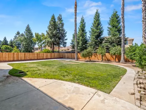 Exterior - 1897 Goshen Ave, Clovis, CA 93611 photo 3 of 5