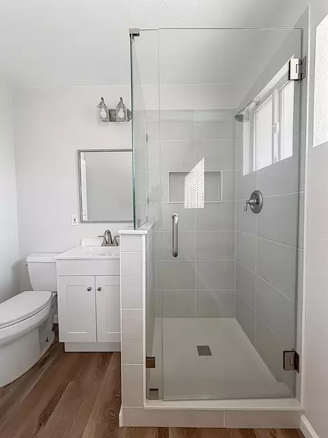 Bath - 441 W 10th St, Gilroy, CA 95020 photo 1 of 4