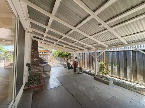 Exterior - 441 W 10th St, Gilroy, CA 95020 photo 12 of 14