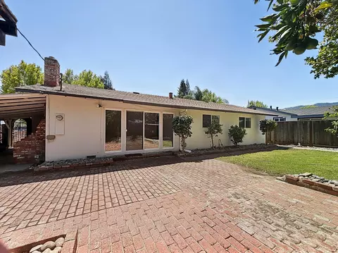 Exterior - 441 W 10th St, Gilroy, CA 95020 photo 5 of 14
