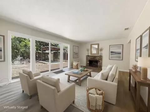 Living - 441 W 10th St, Gilroy, CA 95020 photo 2 of 4