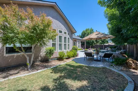 Exterior - 526 W Powers, Clovis, CA 93619 photo 6 of 8
