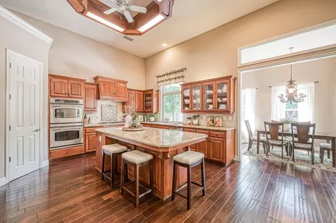 Kitchen - 526 W Powers, Clovis, CA 93619 photo 3 of 7