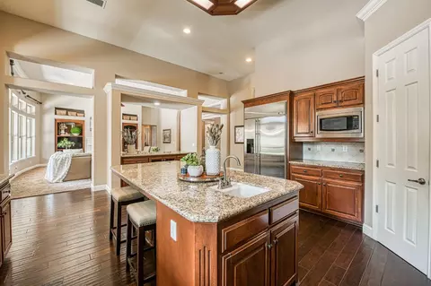 Kitchen - 526 W Powers, Clovis, CA 93619 photo 7 of 7