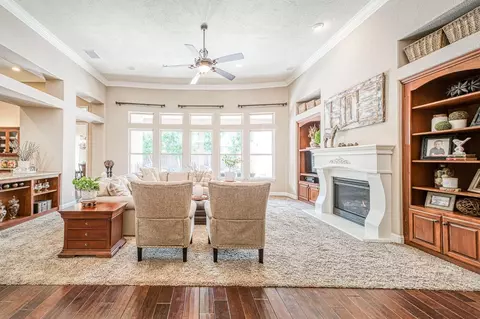 Living - 526 W Powers, Clovis, CA 93619 photo 1 of 7