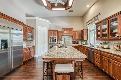 Kitchen - 526 W Powers, Clovis, CA 93619 photo 2 of 7