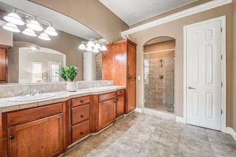 Bath - 526 W Powers, Clovis, CA 93619 photo 5 of 6
