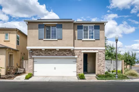 5402 W Santa Barbara Dr, Fresno, CA 93722