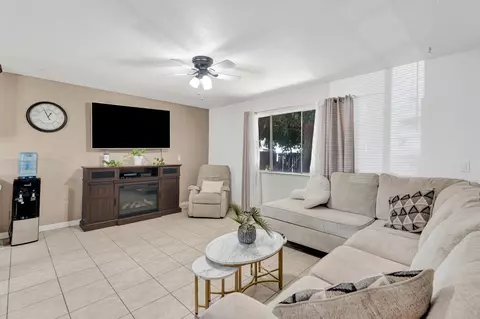 Living - 605 Stanley St, Exeter, CA 93221 photo 1 of 1