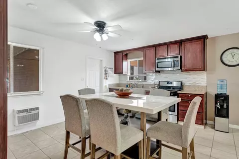 Dining - 605 Stanley St, Exeter, CA 93221 photo 2 of 3