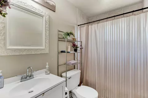 Bath - 605 Stanley St, Exeter, CA 93221 photo 1 of 2