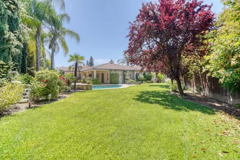 Exterior - 1165 N Fairfax Ave, Clovis, CA 93611 photo 8 of 10