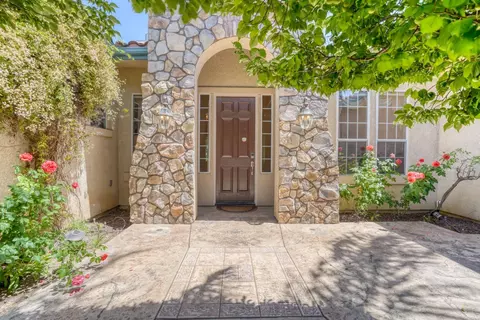 Exterior - 1165 N Fairfax Ave, Clovis, CA 93611 photo 2 of 10