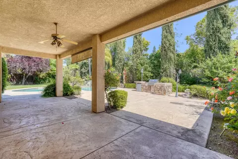 Exterior - 1165 N Fairfax Ave, Clovis, CA 93611 photo 3 of 10