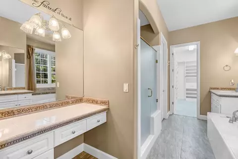 Bath - 1165 N Fairfax Ave, Clovis, CA 93611 photo 2 of 5