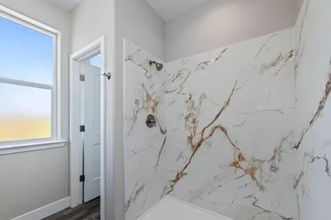 Bath - 16298 W David Ave, Kerman, CA 93630 photo 2 of 2