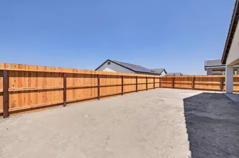 Exterior - 16298 W David Ave, Kerman, CA 93630 photo 4 of 4