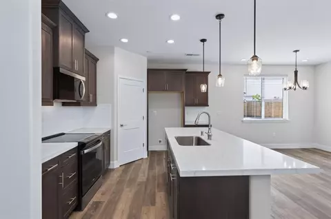 Kitchen - 16153 W Sunset Ave, Kerman, CA 93630 photo 3 of 5