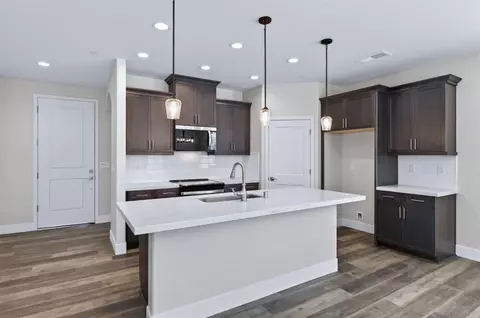 Kitchen - 16153 W Sunset Ave, Kerman, CA 93630 photo 2 of 5
