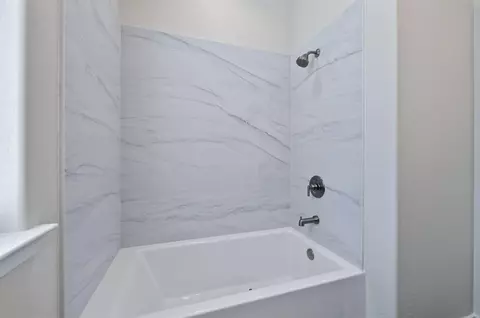 Bath - 16153 W Sunset Ave, Kerman, CA 93630 photo 3 of 3