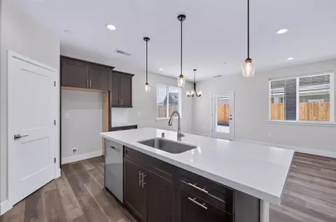 Kitchen - 16153 W Sunset Ave, Kerman, CA 93630 photo 4 of 5