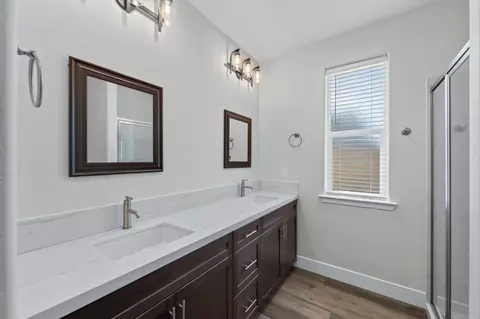 Bath - 16153 W Sunset Ave, Kerman, CA 93630 photo 1 of 3
