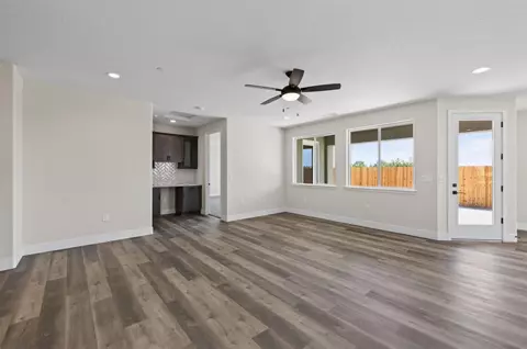 Living - 429 S Barcus Ave, Kerman, CA 93630 photo 2 of 2