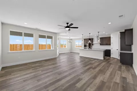 Living - 429 S Barcus Ave, Kerman, CA 93630 photo 1 of 2