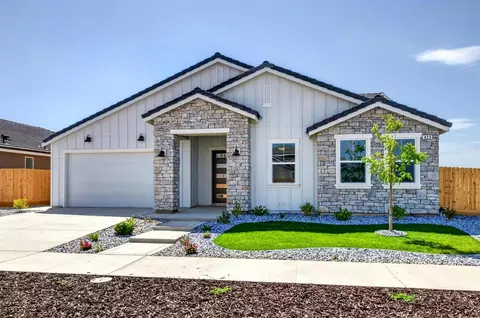 Exterior - 429 S Barcus Ave, Kerman, CA 93630 photo 2 of 6