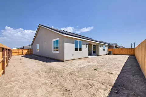 Exterior - 429 S Barcus Ave, Kerman, CA 93630 photo 5 of 6