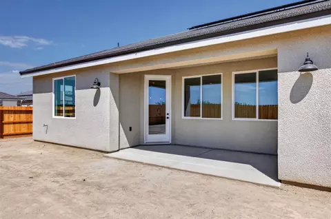 Exterior - 429 S Barcus Ave, Kerman, CA 93630 photo 6 of 6